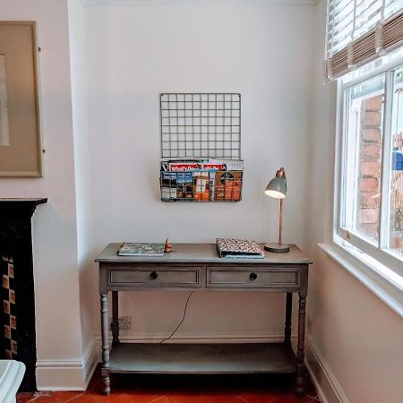 Luxury Townhouse In Town Centre, Views, River Walk, Free Parking Shrewsbury Esterno foto