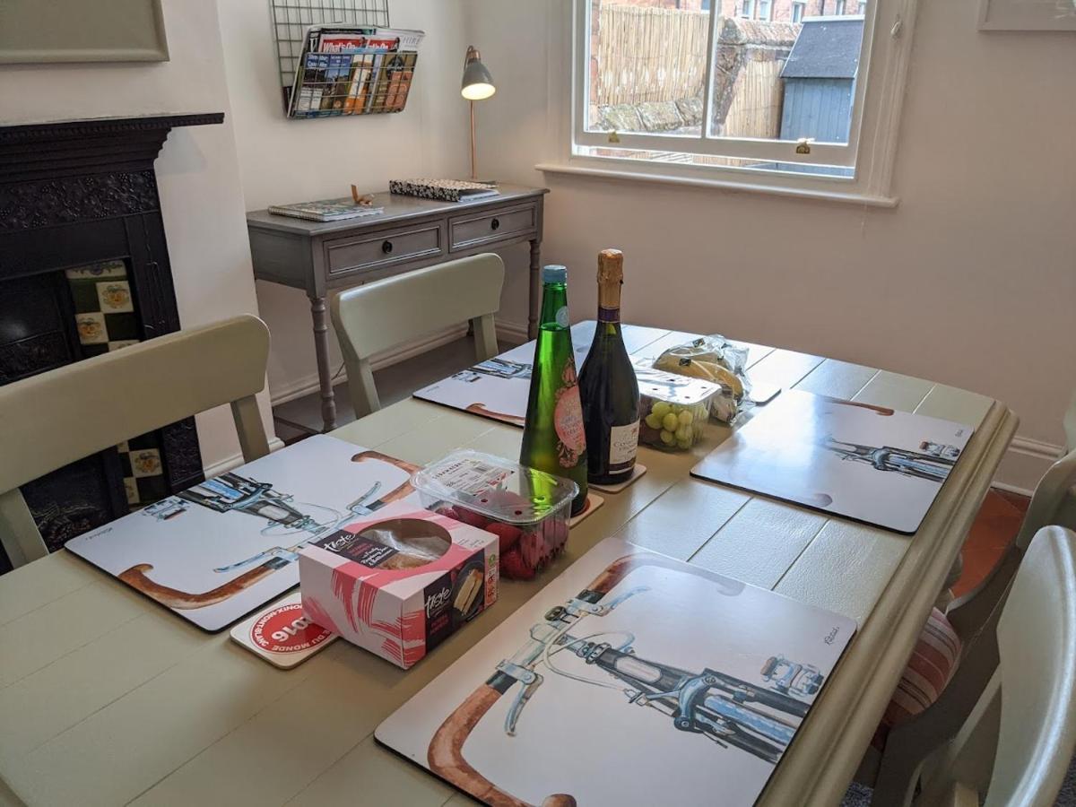 Luxury Townhouse In Town Centre, Views, River Walk, Free Parking Shrewsbury Esterno foto